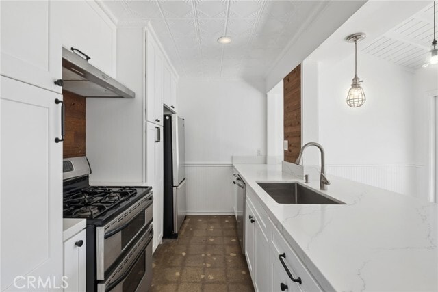 Building Photo - 241 E 21st St