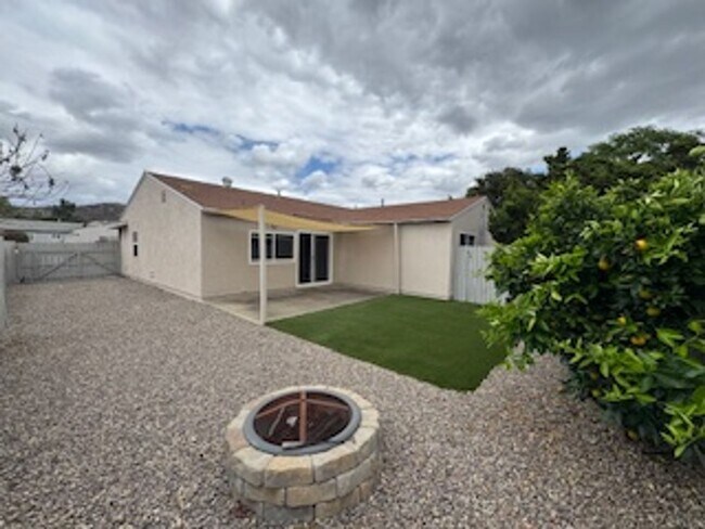 Building Photo - Charming 3 Bedroom 2 Bathroom Home Available for Rent!!