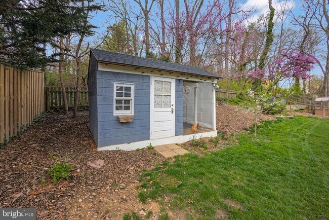 Building Photo - 3113 Woodland Ln