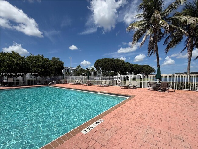 Building Photo - 4096 SW 158th Ave
