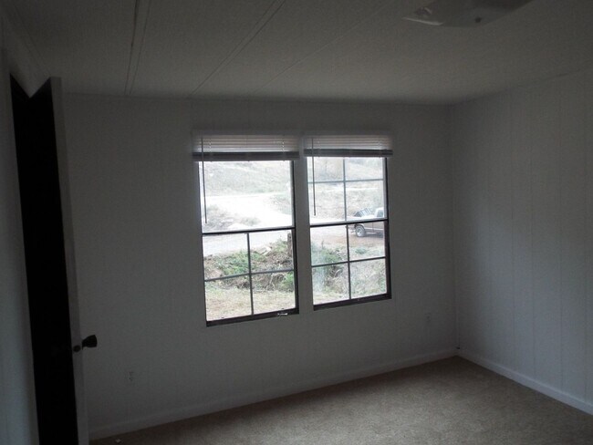 Building Photo - 2bd/2ba mobile home on Little Savannah available for year-long lease May 1st $1450 a month