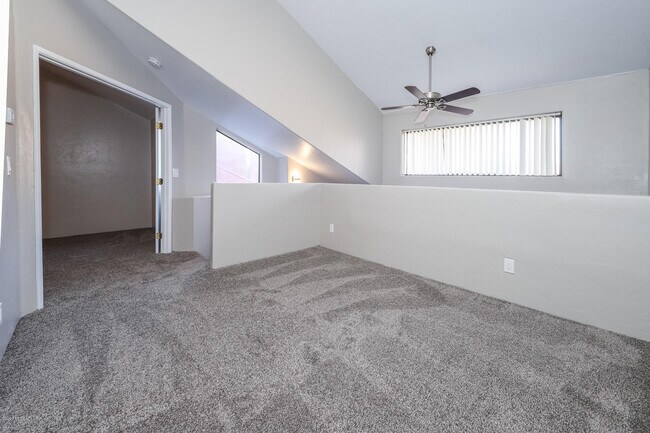 Building Photo - 4021 N Weimer Pl