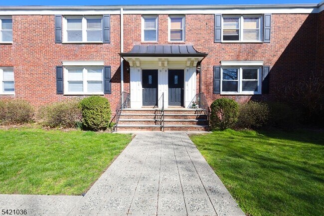 Building Photo - 412 Morris Ave