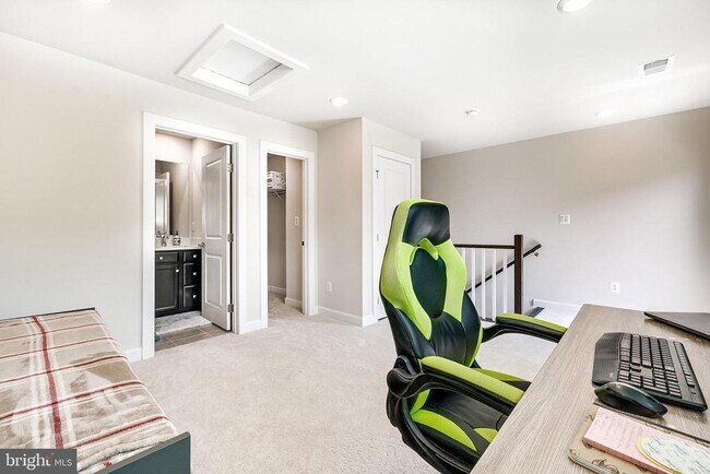 Building Photo - 2335 Water Promenade Ave