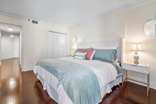 Building Photo - 176 Helios Dr