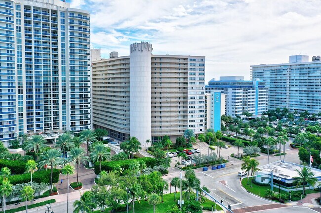 Building Photo - 4100 Galt Ocean Dr