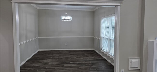 Building Photo - 1214 W Forest Dr