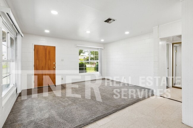 Building Photo - 2720 Riesling Way