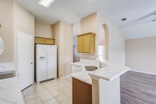 Building Photo - 3844 Harrison Dr