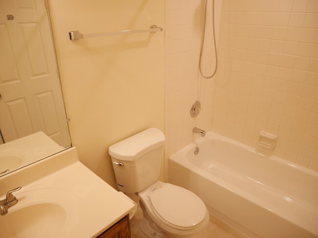 Building Photo - 3 Bedroom Townhouse- Owings Mills, MD