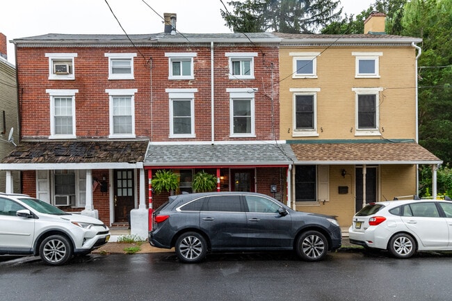 Building Photo - 76 Coryell St