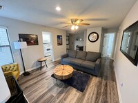 Building Photo - Updated 1 Bed 1 Bath Condo Near SouthPoint!