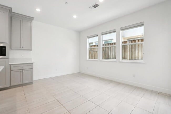 Building Photo - 1363 S Shields Ave