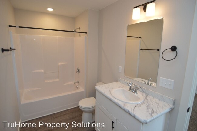 Building Photo - 3 br, 3.5 bath House - 1079 Thames Court