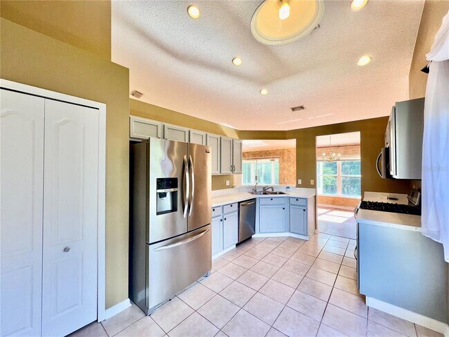 Building Photo - 30728 Iverson Dr