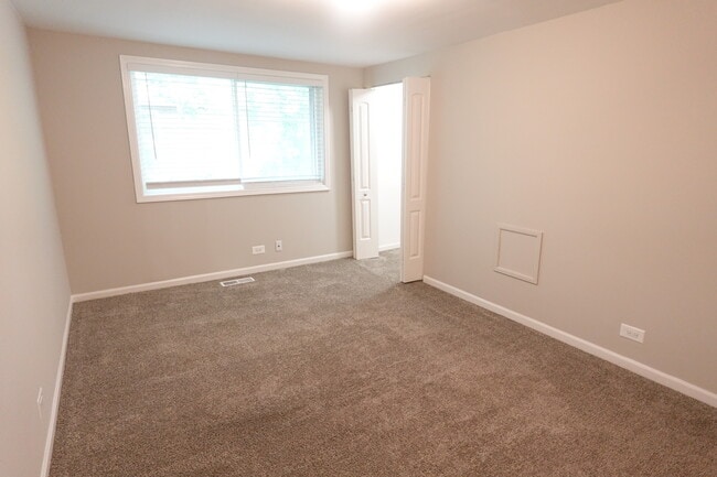 Building Photo - 2021 Berkshire Cir