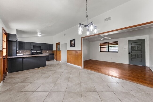 Building Photo - 308 Catalina Dr