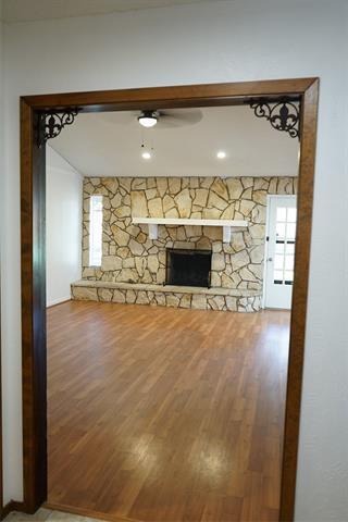 Building Photo - 3905 Glenbrook Dr