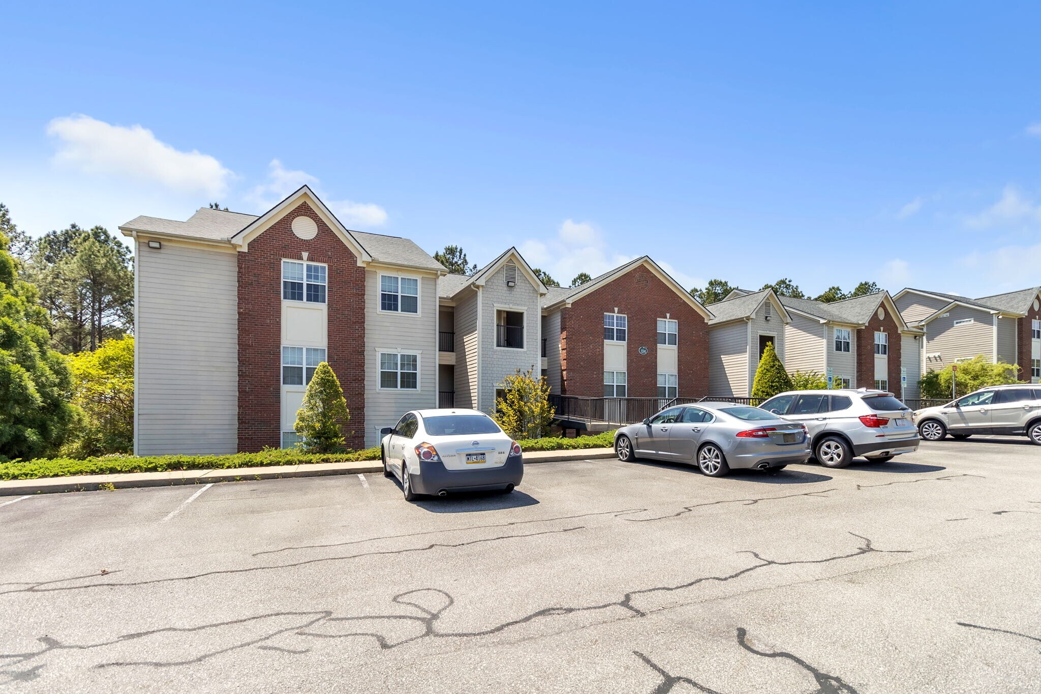 Building Photo - 124 Gallery Dr