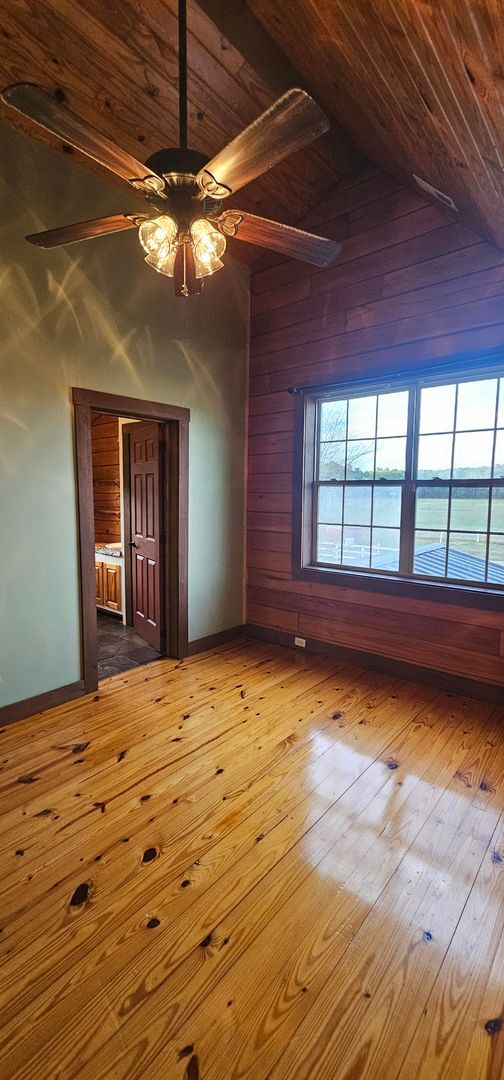 Building Photo - Private Log Cabin Home Peaceful Country Living on Acreage