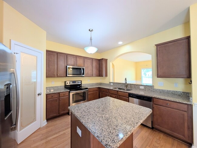 Building Photo - 244 Belclare Way