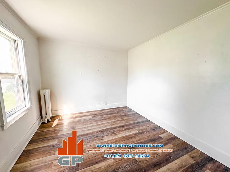 Building Photo - 16 Short St