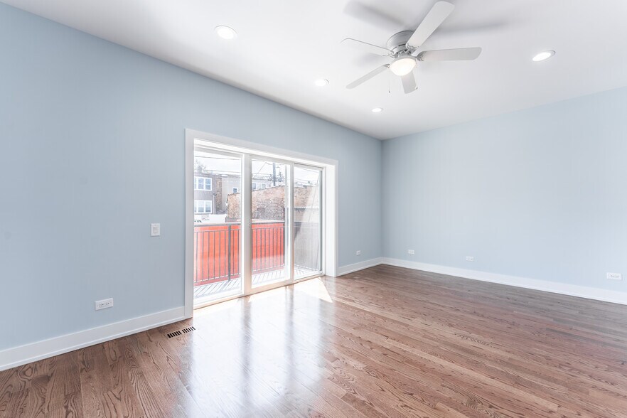 Building Photo - 3329 N Avers Ave