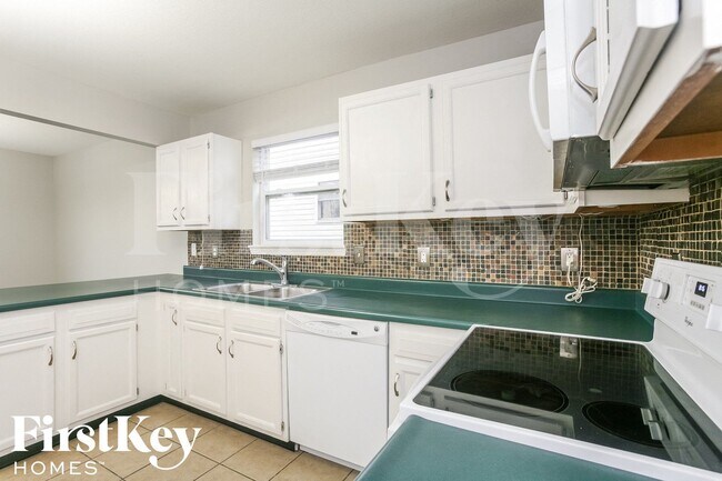 Building Photo - 15472 Fawn Meadow Dr