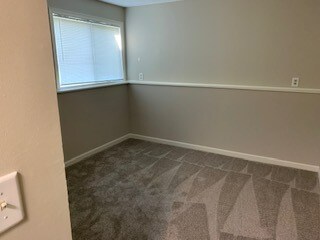 Building Photo - 1058 80th Ave N