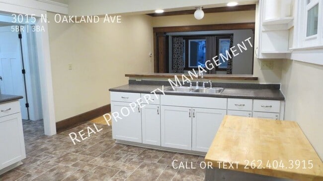 Building Photo - 3015 N Oakland Ave