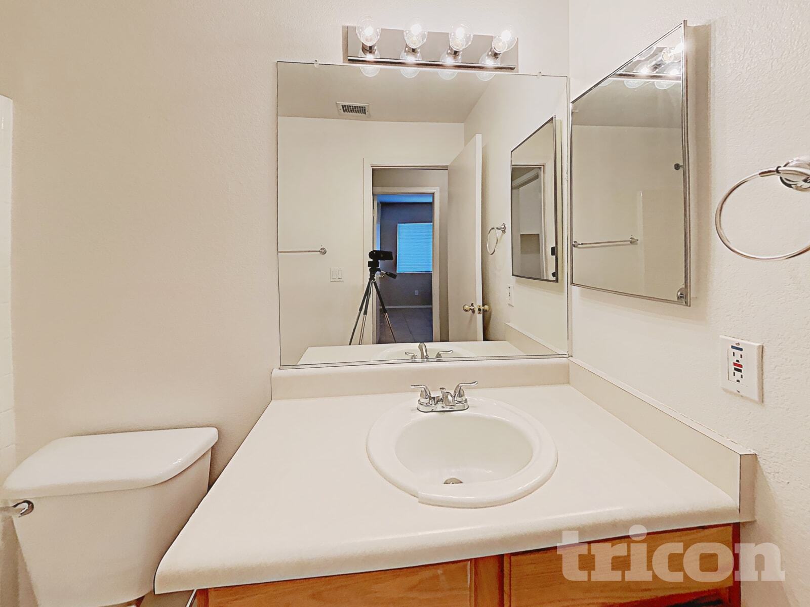 Building Photo - 3555 W Via Del Sol Dr