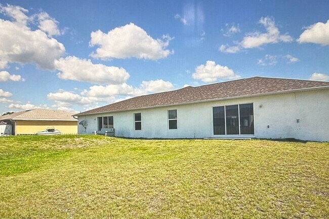 Building Photo - 4737 22nd St SW