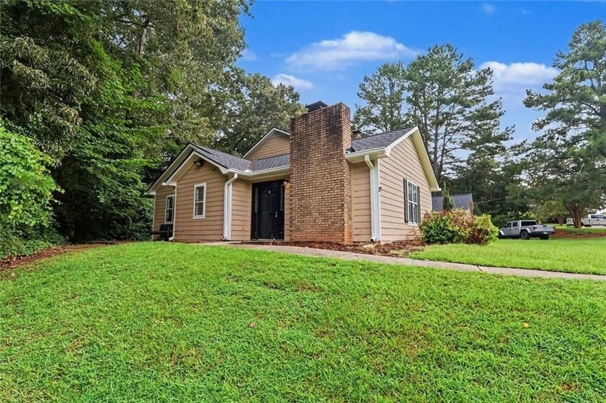 Building Photo - 2623 Dorian Dr SW