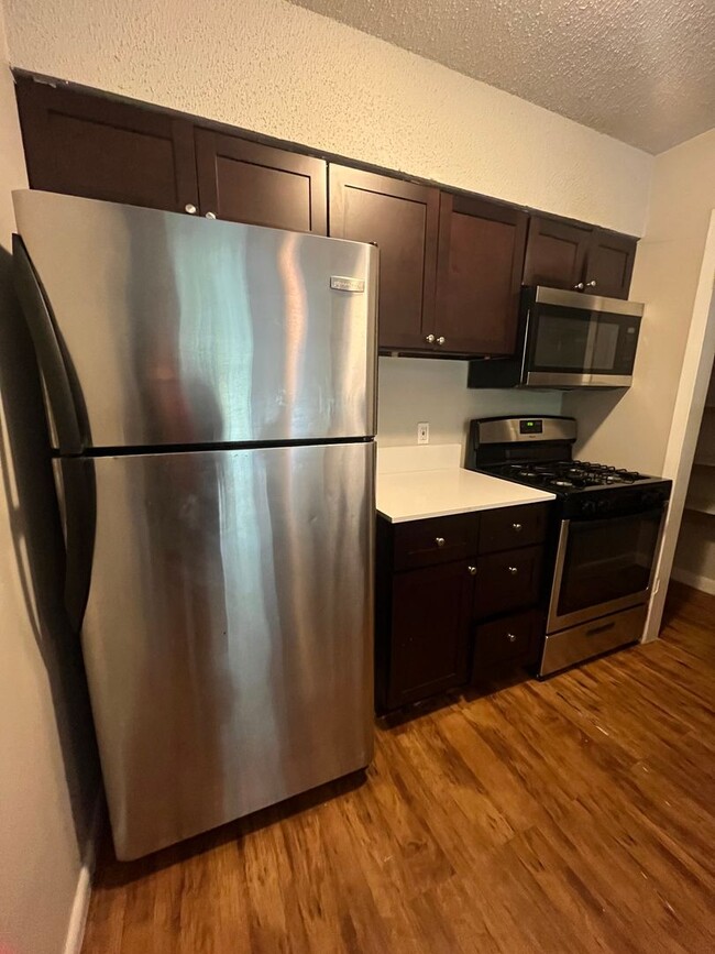 Building Photo - 2Bed/1Bath in Travis Heights