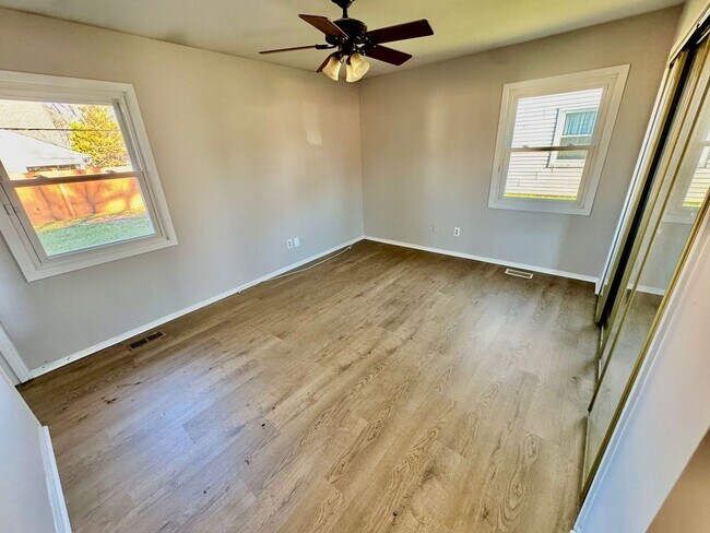 Building Photo - 77 Executive Ln