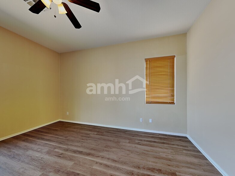 Building Photo - 13544 W Ironwood St