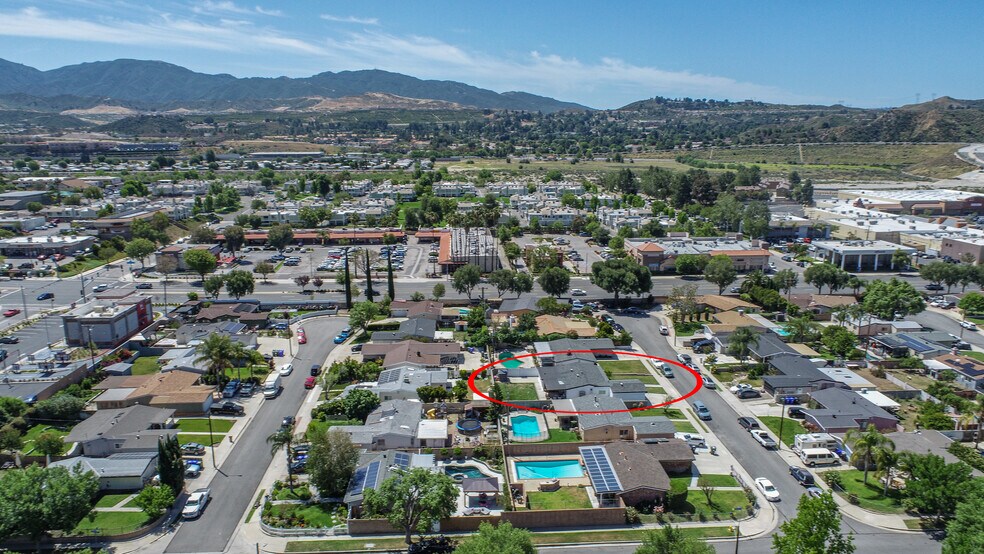 Building Photo - 27222 Plumwood Ave