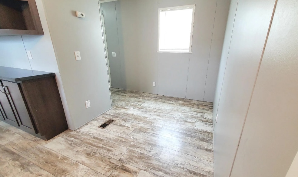 Building Photo - 9775 Spinnaker Dr