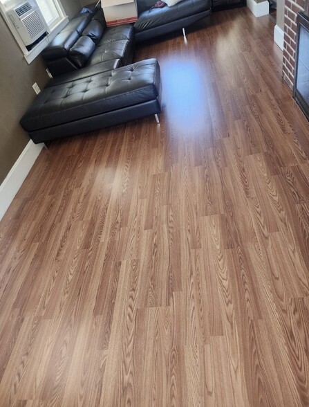 Family room New hardwood laminate floors 3/2026 - 8330 Clough Pike
