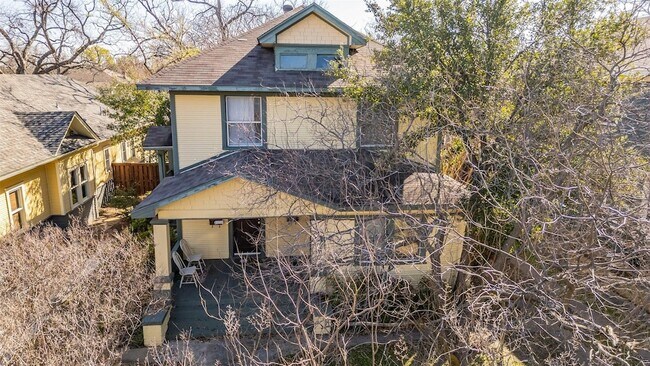 Building Photo - 210 S Rosemont Ave