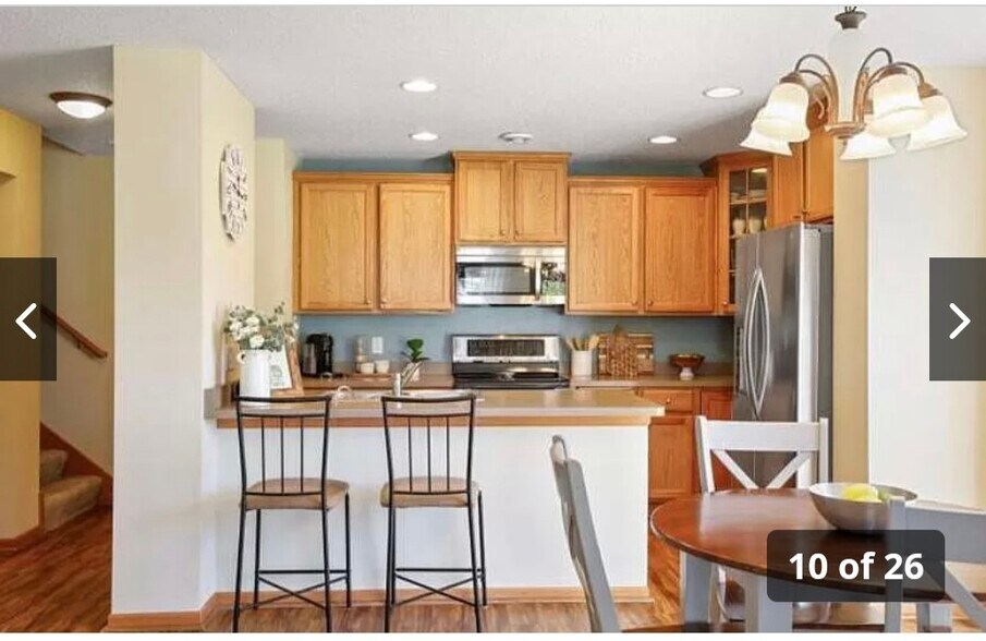 Building Photo - 3239 Oak View Dr