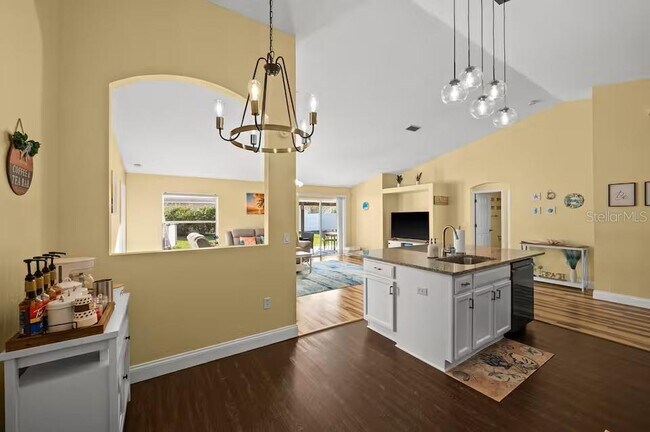 Building Photo - 3 Ryecroft Ln