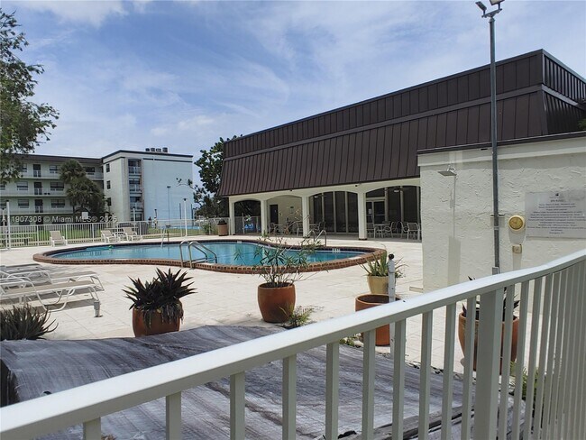 Primary Photo - 500 NE 2nd St