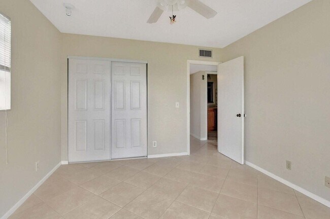 Building Photo - 187 Normandy Ln