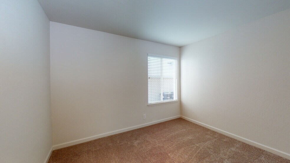 Building Photo - 950 Chula Vista Ave