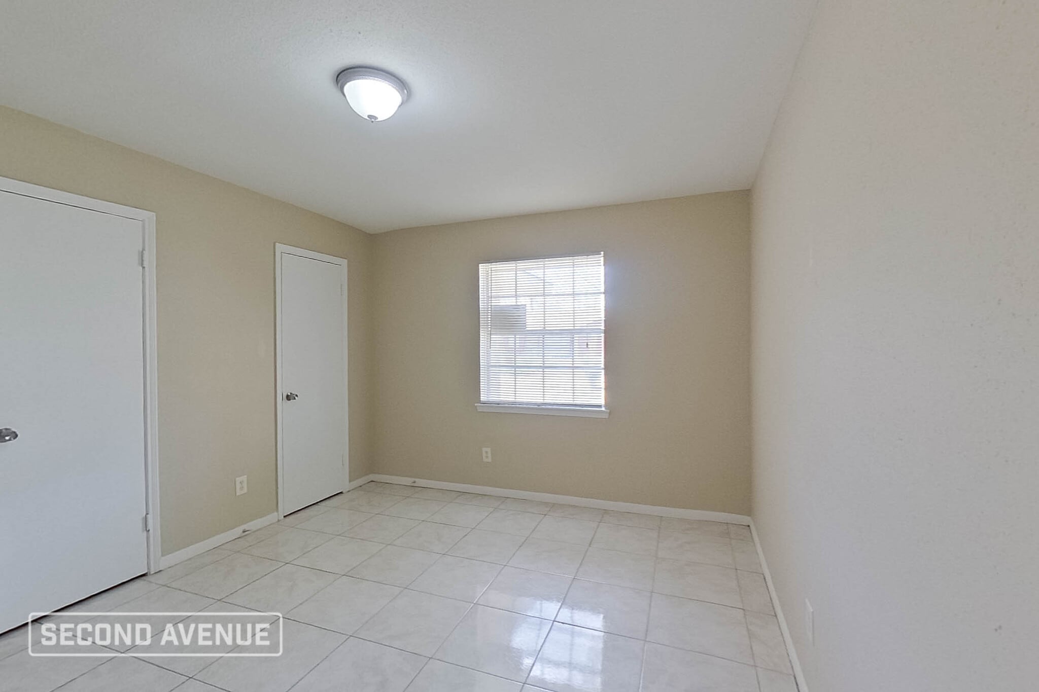 Building Photo - 9702 Hillis St