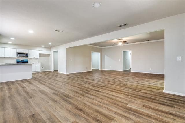 Building Photo - 504 Otter Trail