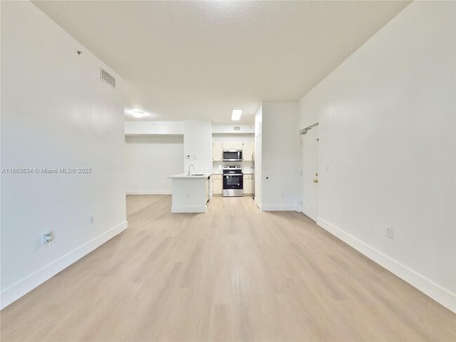 Building Photo - 7200 NW 114th Ave