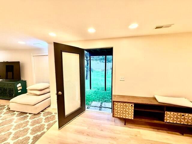 Building Photo - 9460 Santa Clara Cir