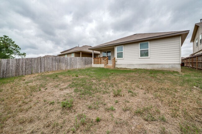Building Photo - Welcome home to this 4/2/2 nestled in Whisper Falls